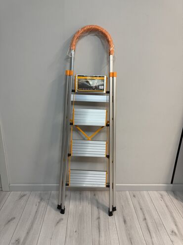 Складные стремянки-лестницы: Складная стремянка-лестница, Материал: Металл, Новый, Для дома, Высота: До 2 м — 4