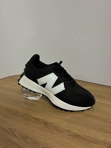 Patike: New Balance Clasic
3600
 36-41
K💜 — 9