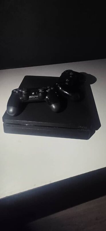 ps4 fat цена: PS4 🎮
чисто для себя алгам, жакшы иштейт
акча керек болуп сатып атам