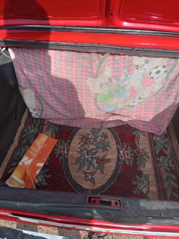 VAZ (LADA): VAZ 2101 (Jiquli) sedan – qırmızı rəng. Xüsusiyyətlər və təchizat: - — 5