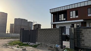 Продажа таунхаусов: 5 комнат, 220 м², 1 соток — 8