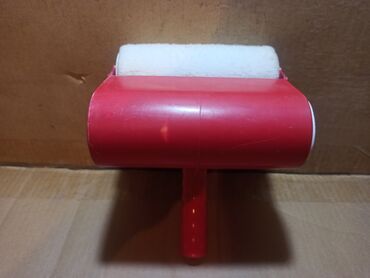 Ostali alati i mašine: Dva valjka sa rezervoarom za boju. Cena za oba je 2000din. Pojedinačno — 4