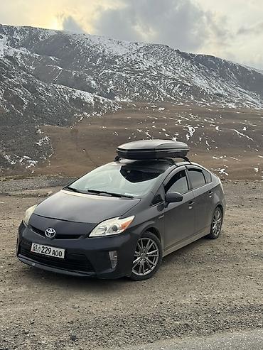 i 10: Toyota Prius: 2013 г., 1.8 л, Вариатор, Гибрид, Хэтчбэк — 2