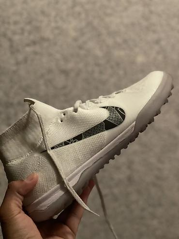 бутсы 37: Футбольные бутсы/тики NIKE для игры на мини‑поле (TF). Размер — 2