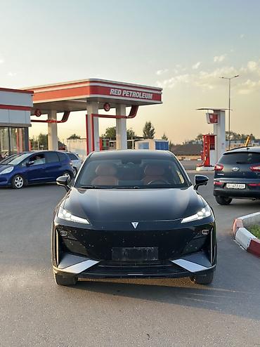 7 местка: Changan : 2024 г., 1.5 л, Автомат, Электромобиль, Кроссовер — 3