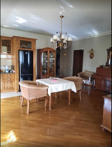 элитные дома в бишкеке: 5 и более комнат, 194 м², Элитка, 4 этаж, Дизайнерский ремонт