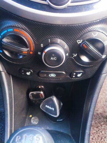 Hyundai: Hyundai Solaris: 2013 г., 1.6 л, Механика, Бензин, Седан at lalafo.kg — 4 Hyundai: Hyundai Solaris: 2013 г., 1.6 л, Механика, Бензин, Седан — 4