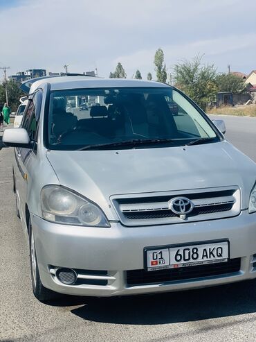срочно продаю в связи с переездом: Toyota Ipsum: 2002 г., 2.4 л, Автомат, Газ, Минивэн