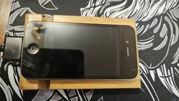 iphone 5s 32gb: IPhone 4, Б/у, 32 ГБ, Черный, Зарядное устройство