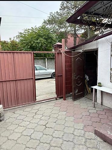 ищу пол дома: Продаётся полдома небольшой двор на одну машину. Как квартира — 10