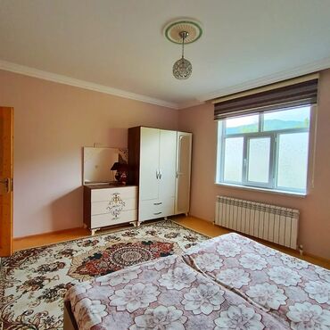 Günlük kirayə evlər: 90 kv. m, 4 otaqlı — 14