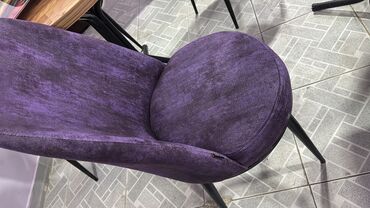 Masa və oturacaq dəstləri: Mətbəx üçün, Açılmayan, Yumru masa — 4