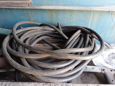 кабель для дома: Кабель толщиной 1,6 см,длиной 25 м,300 сомов за метр,выдерга(большая)
