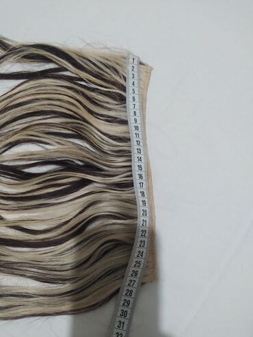 Perike i klipse: Prodajem prirodnu kosu,šatiranu,braon - plavu,na klipse,dužina 27 — 6