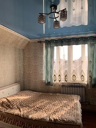 Продажа коттеджей и домов: Продаётся двухэтажный кирпичный дом с закрытым двором и навесом. В ж/м — 16