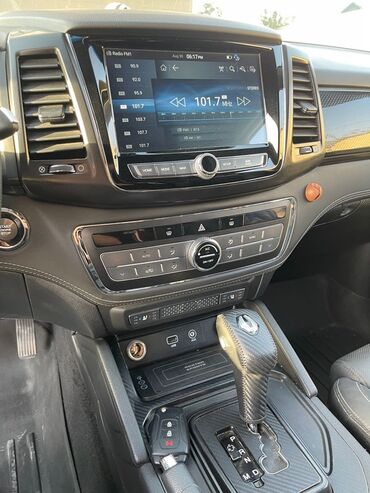 Другие автомобили: Черный (рамный) внедорожник Rexton 2019г. 2.2 турбо дизель. Камеры — 18