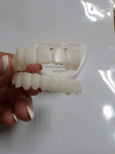 Ostali medicinski proizvodi: Snap on Smile navlake za zube Cena:2000din/gornja ili donja na lalafo.rs — 3 Ostali medicinski proizvodi: Snap on Smile navlake za zube Cena:2000din/gornja ili donja — 3