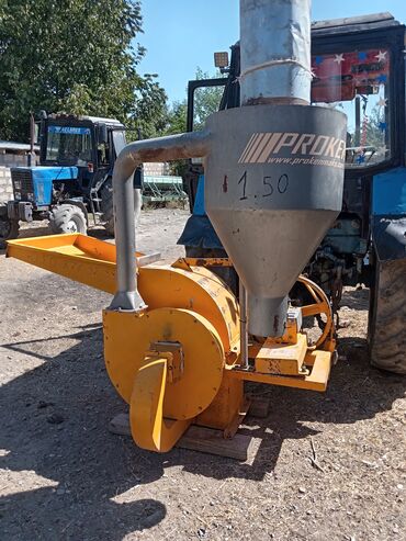 traktor malası: Yem uyuden satilir saz veziyyetde cemi 300 mesoq yem üyüdüb teze
