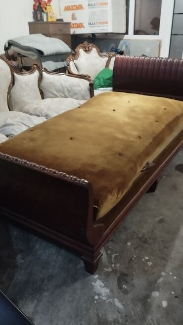 Stilske sofe: Antikvanska ležaljka/sofa od punog drveta moguca je dostava - — 2