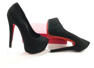 новая женская обувь: Туфли 36, цвет - Черный