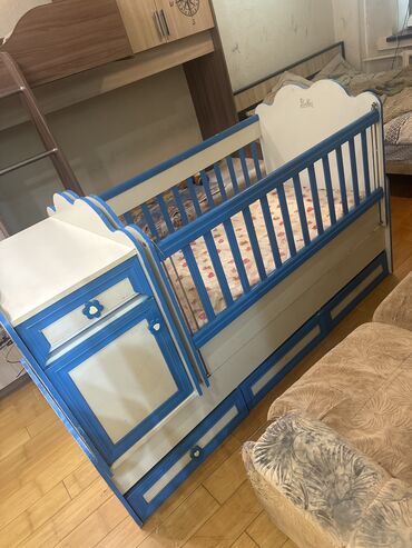 металлические кровать: Продам детскую кровать манеж/трансформер С одним матрасом для манежа
