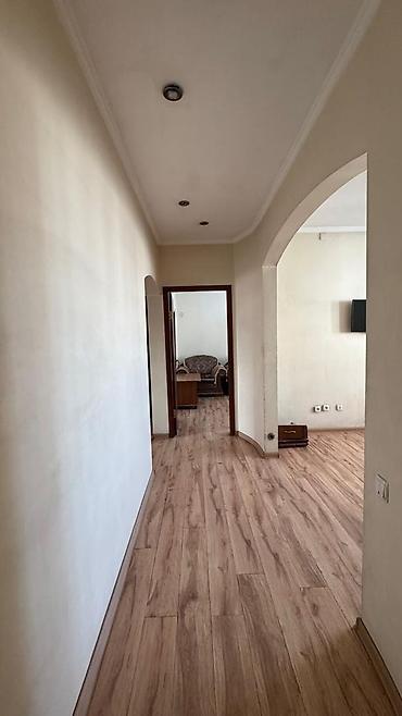сдаю квартиру сокулук: 4 комнаты, 82 м², Восток-5 мкр 106 серия улучшенная, 8 этаж, Косметический ремонт — 1
