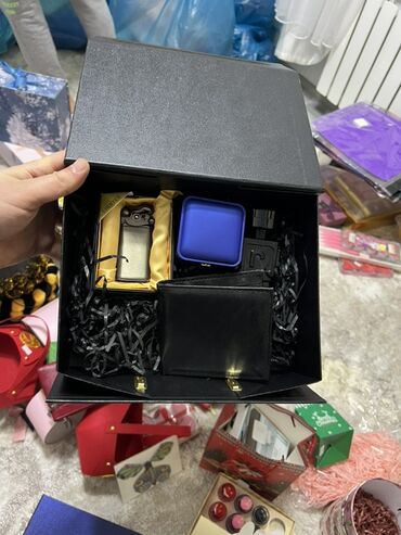 Hədiyyə bağlamaları: Hədiyyə paketi, Yeni, Ödənişli çatdırılma — 12