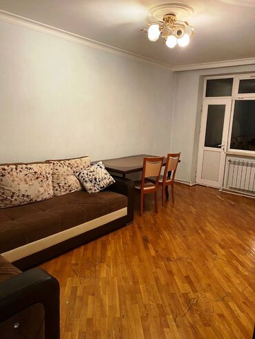 Uzunmüddətli kirayə mənzillər: Razində Talkucka bazarı 252 nömrəli məktəb və Avtoşkolanın yanı 5 — 2