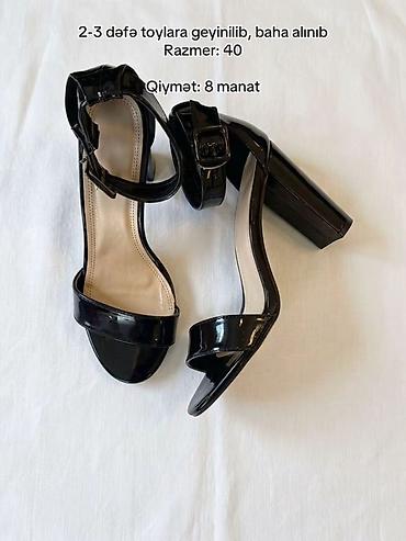 qadın ayaqqabi: - Stradivarius qara çiyin çantası: metal nitələr və halqalı bəzəklər — 4