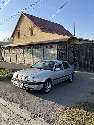 transporter multivan: Volkswagen Vento: 1993 г., 1.8 л, Механика, Бензин, Седан — 1