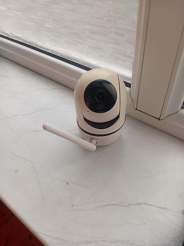 su alti kamera: Wi‑Fi IP daxili təhlükəsizlik kamerası

- 360° fırlanan PTZ quruluşu — 1