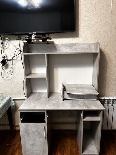 пластиковый стол размеры: Компьютерный Стол, цвет - Серый, Б/у