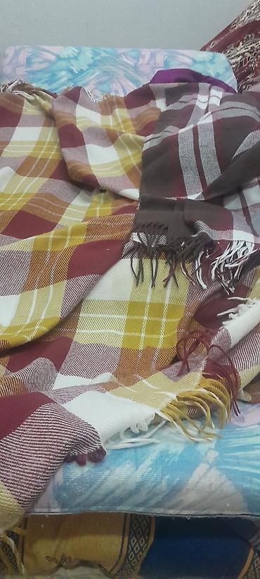 dəvə əti qiyməti: Satılır odeyal dəvə yununan razmer 1.90×1.50 sm qiyməti 6 azn — 3