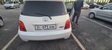 ош арзан машиналар: Toyota ist: 2004 г., 1.3 л, Автомат, Бензин, Хэтчбэк