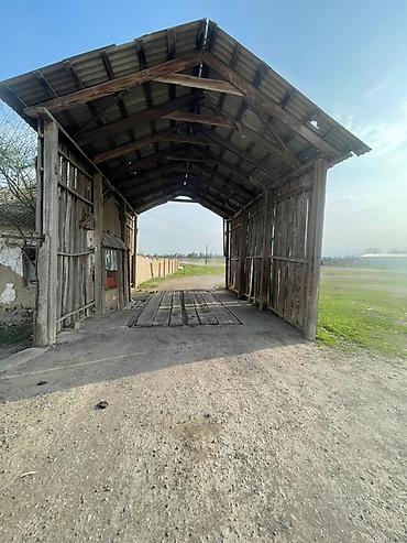 Продажа складов и мастерских: Продается территория 0,81 га На территории имеется: -Весовая с — 2