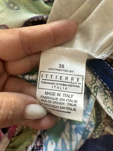 Dəstlər, kostyumlar: Qadın geyim dəsti -geyimlerin her biri 5 manatdl cox yaxsl — 36