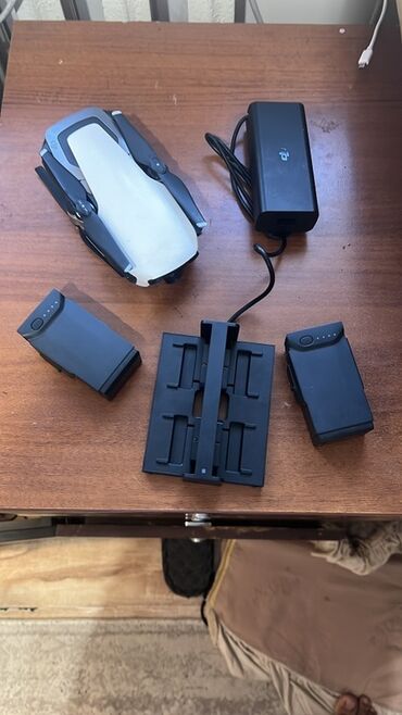 Дроны: Комплект для дрона DJI Mavic Air. Включает в себя сам дрон серого