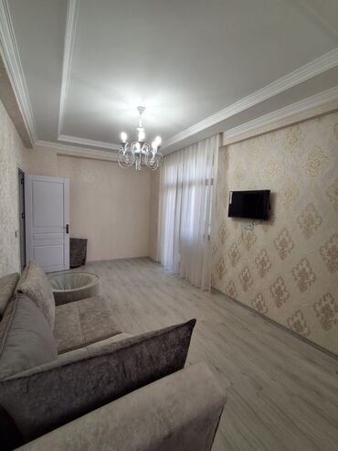 şəhərdə kirayə evlər: İcarəyə təklif olunan tam təmirli, zövqlü interyerli 1 otaqlı studio