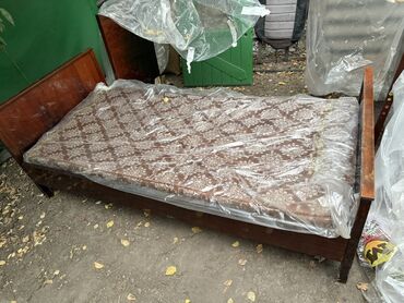 кровать полуторки: Односпальная кровать, Б/у, С матрасом, длина - 200 см