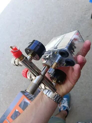 Ostali alati i mašine: Sklopka za kompresor komplet na lalafo.rs — 8 Ostali alati i mašine: Sklopka za kompresor komplet — 8