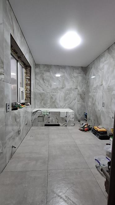 Укладка плитки: Подготовка стен для укладки, Подготовка стен для грунтовки, Резка плитки | Керамическая плитка, Керамогранитая плитка, Мозаичная плитка | Вертикальная укладка, Диагональная укладка, Горизонтальная укладка Больше 6 лет опыта — 27