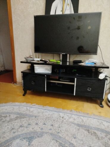 metbex refi: Düz TV altlığı, Polkalı