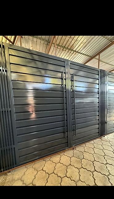 Откатные ворота: Металлические ворота с декоративными элементами. Ворота окрашены в — 9