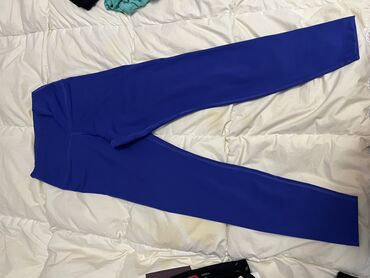 Toy paltarları: Ağ rəngli zərif gəlinlik - Model: baldırdan enən düz/yarı-fleyta — 25