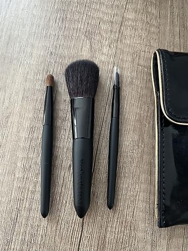 Gözəllik və sağlamlıq: Набор кисточек YSL. Оригинал. Новый. В наборе 3 кисточки: -для румян — 6