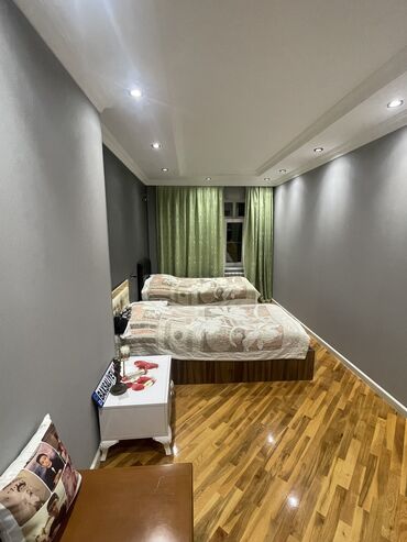 Mənzil kirayələyirəm: Bakı, Bakıxanov qəs., 5 otaqlı, Köhnə tikili, m. Neftçilər, 120 kv. m