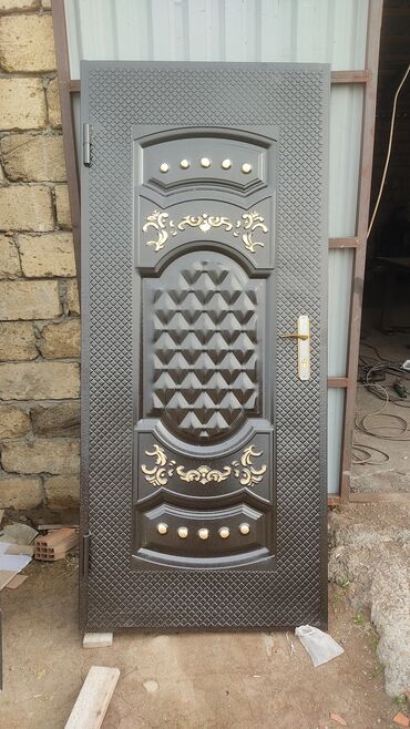 Giriş qapıları: Qapı.Darvazalar. məhhəcərlər resotkalar. hər növ seyf qapilarin topdan -da lalafo.az — 2 Giriş qapıları: Qapı.Darvazalar. məhhəcərlər resotkalar. hər növ seyf qapilarin topdan — 2