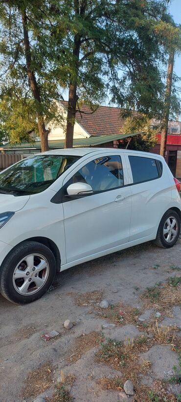daewoo gentra: Chevrolet Spark: 2018 г., 1 л, Автомат, Бензин, Седан