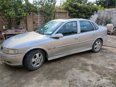 opel suret qutusu: Opel : 1.8 l | 1998 il Sedan