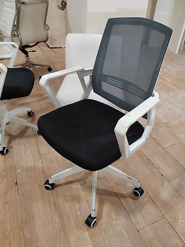 molbert nədir: Mesh arxalı ofis kreslosu. Müasir dizayna malikdir və həm ofis, həm də — 3